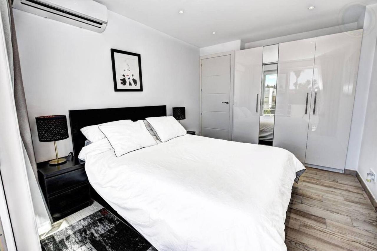 Stunning 1 Bed Apt เบนัลมาเดนา ภายนอก รูปภาพ