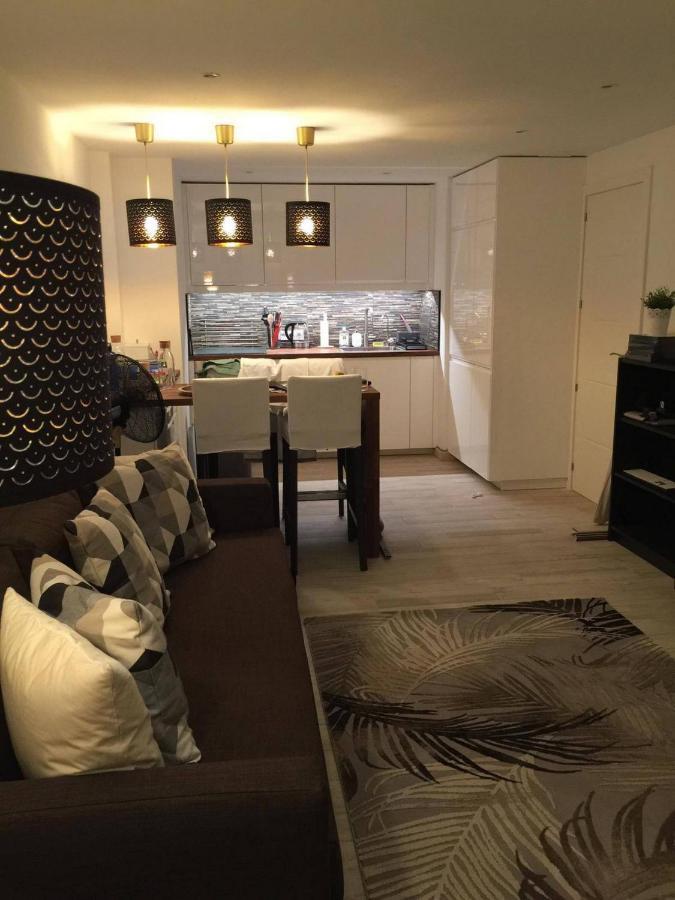 Stunning 1 Bed Apt เบนัลมาเดนา ภายนอก รูปภาพ